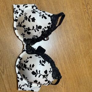 White and black floral Maidenform Bra with Underwire